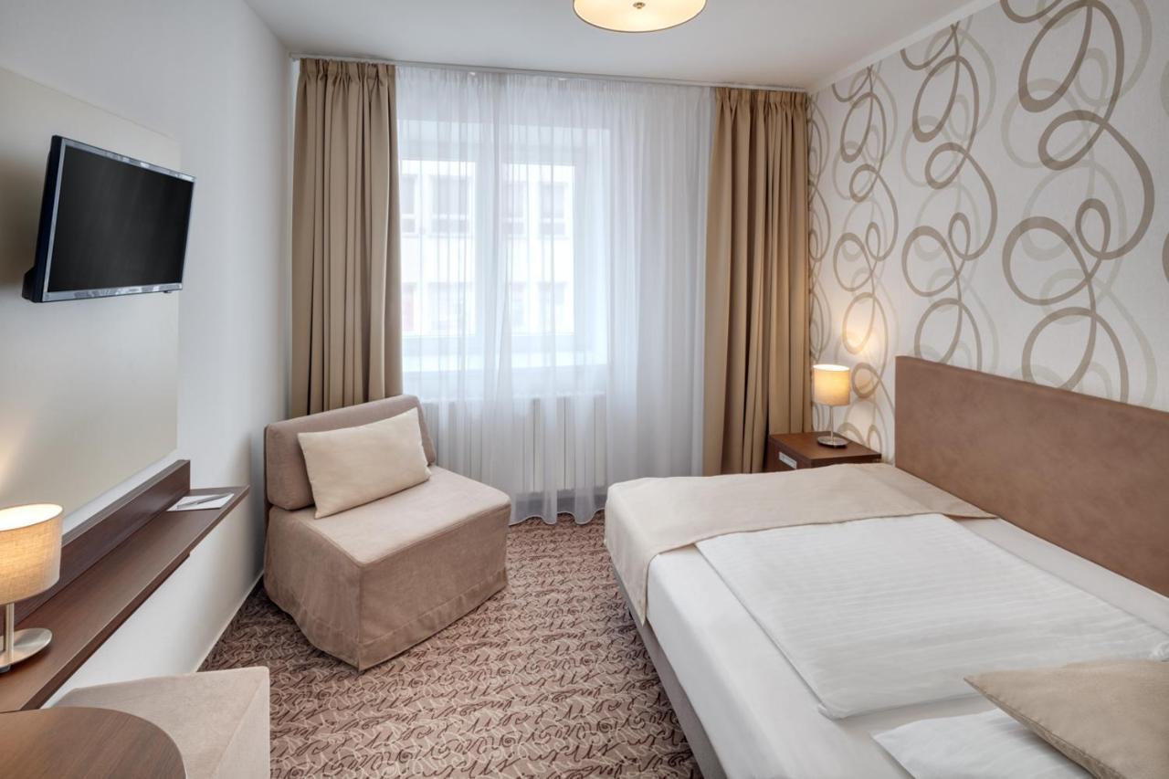 Hotel Atlas Benesov  Kültér fotó