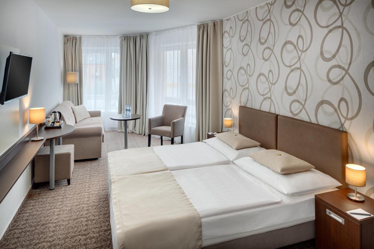 Hotel Atlas Benesov  Kültér fotó