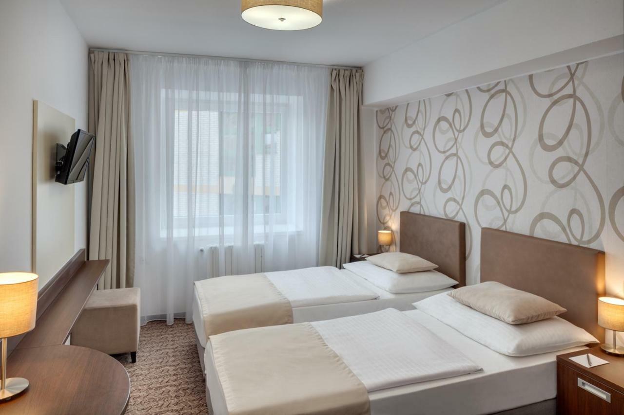 Hotel Atlas Benesov  Kültér fotó